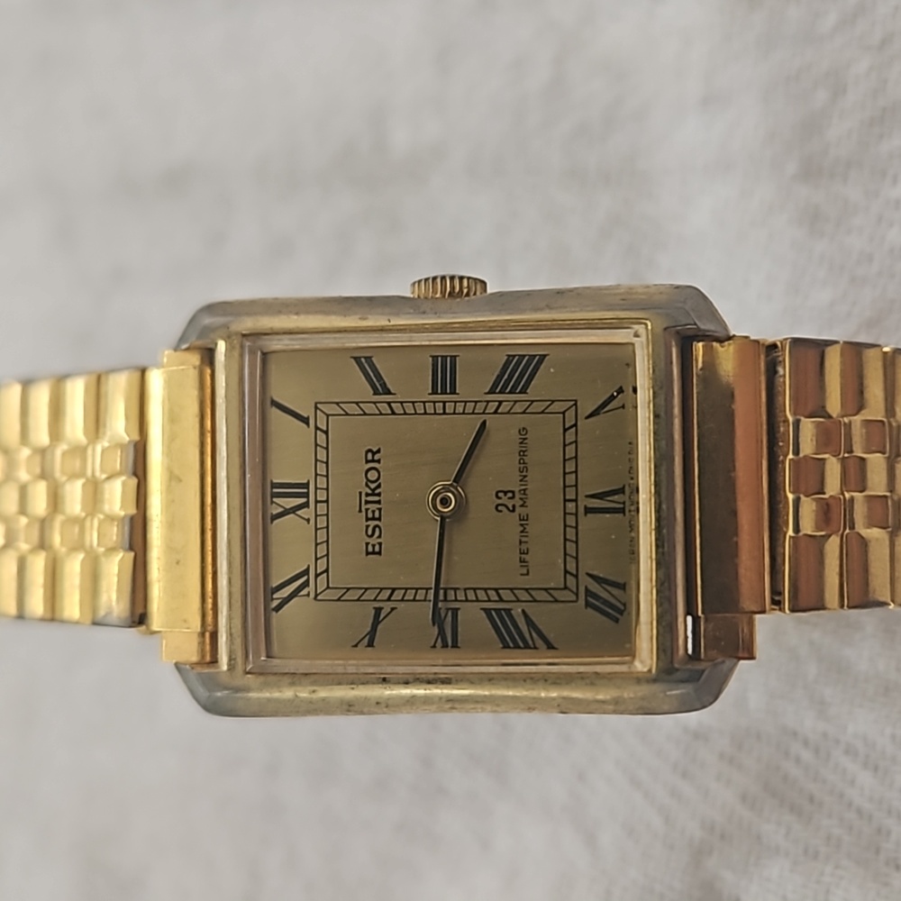 Eseikor Gold Plated Watch